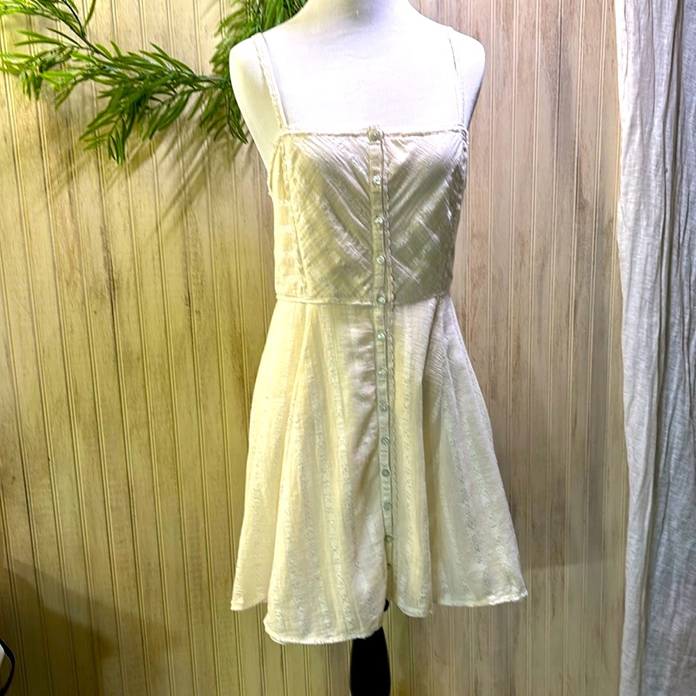 Kimchi Blue Urban Outfitters Embossed Fit & Flare Mini Dress, Cream, Medium, EUC